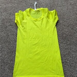 lululemon athletica Vibrant Yellow Short Sleeve Tee swiftly tech